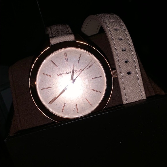 Michel Kors Limited Edition Rose Gold Watch - Picture 2 of 5
